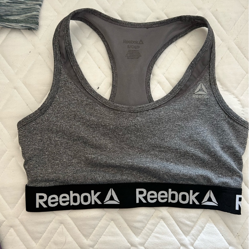 Reebok sports bra size small